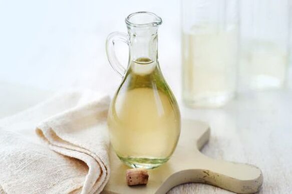 Vinegar is an effective tool in destroying the pathogens of mycoses